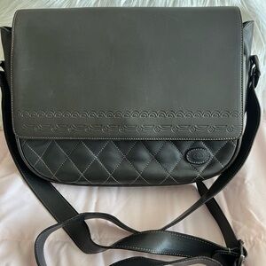 Gucci Elegant Quilted Crossbody/Shoulder Bag